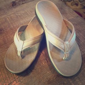 Vionic ~ Tide~ Orthoheel Sandals~ Gold & Beige